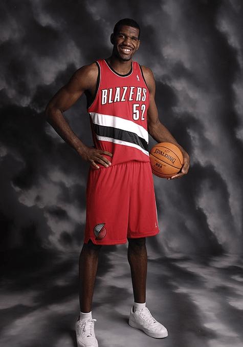 《NBA状元秀们的成长轨迹：谁将扛起未来的篮球大旗？》