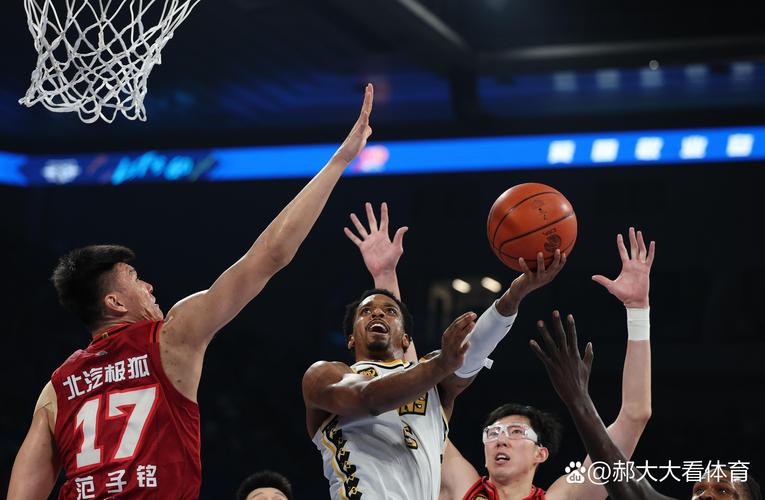 《NBA总决赛，76人能和篮网打吗？一场悬念重重的对决即将上演！》
