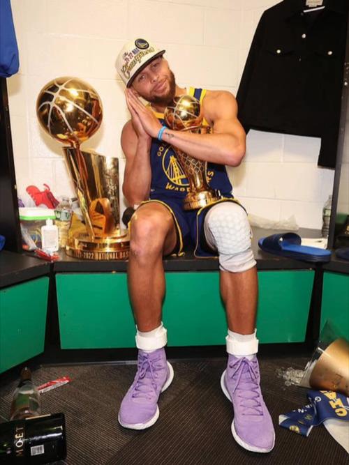 《NBA专业用球：球场上的“神兵利器”，带你领略篮球的魅力！》