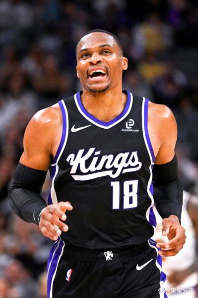 NBA历史助攻榜：那些穿针引线的幕后英雄，谁才是真正的助攻之王？