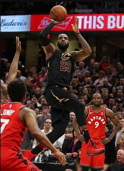 NBA历史季后赛绝杀榜：那些让人心跳加速的绝杀瞬间！