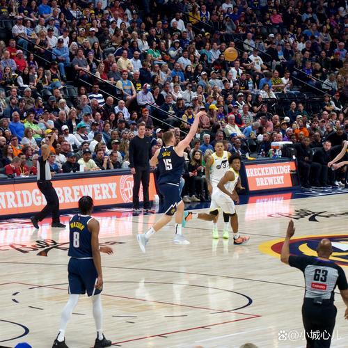《NBA转会盛宴开启，球员们纷纷跳槽，这波操作666！》