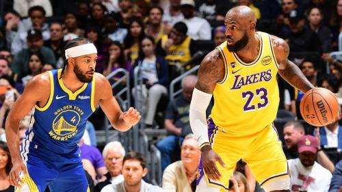 《NBA战火重燃！湖人险胜勇士，詹姆斯再创辉煌！》