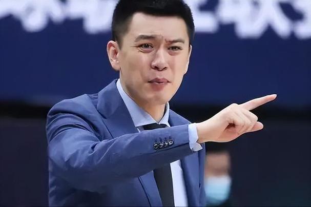 李晓旭官宣退役！杨鸣深刻点评：一人一城21年的坚守格外难得